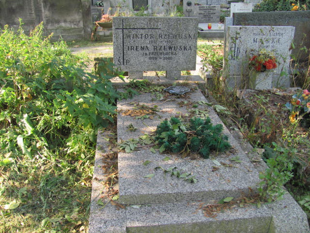 Grób Wiktor Rzewuski